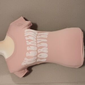 5/$20 Small Wound Up light pink shirt says Weekend Forever
